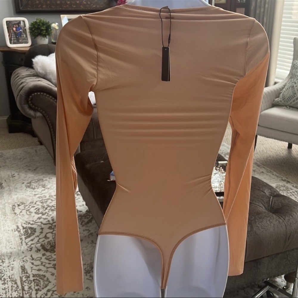 SKIMS Jelly Sheer Long Sleeve Bodysuit - Picture 4 of 8